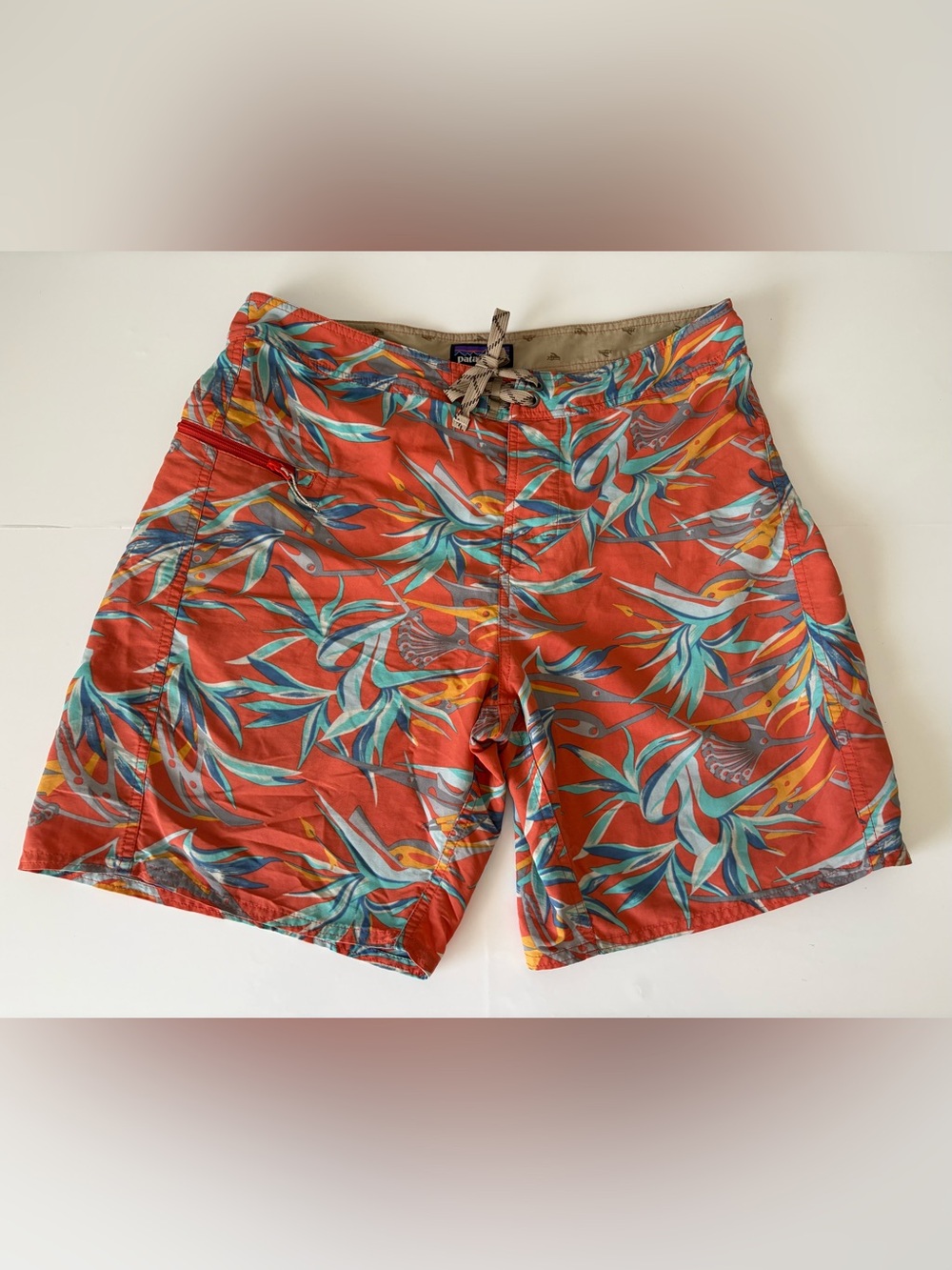 Patagonia Men’s Printed Wavefarer Board Shorts Orange Tropical Floral Size 34